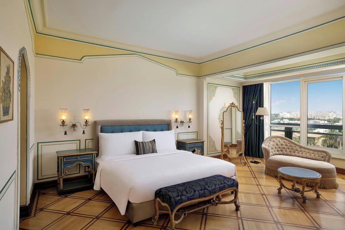 Suite Présidentielle, 1 chambre, vue golf (Lounge Access) | Surmatelas, minibar, coffres-forts dans les chambres, bureau