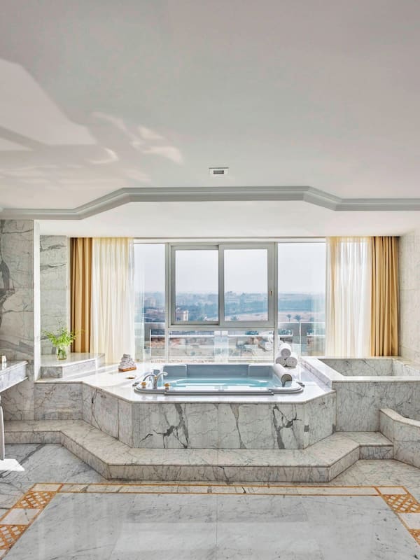 Royal Suite, 1 Bedroom, Non Smoking (Executive Lounge Access) | Bathroom | Hair dryer, bathrobes, slippers, bidet