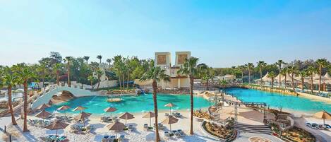 Private beach, white sand, beach umbrellas, beach towels