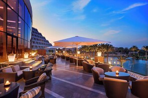 11 restaurants, breakfast, lunch, dinner served; international cuisine - JW Marriott Hotel Cairo (New Cairo)