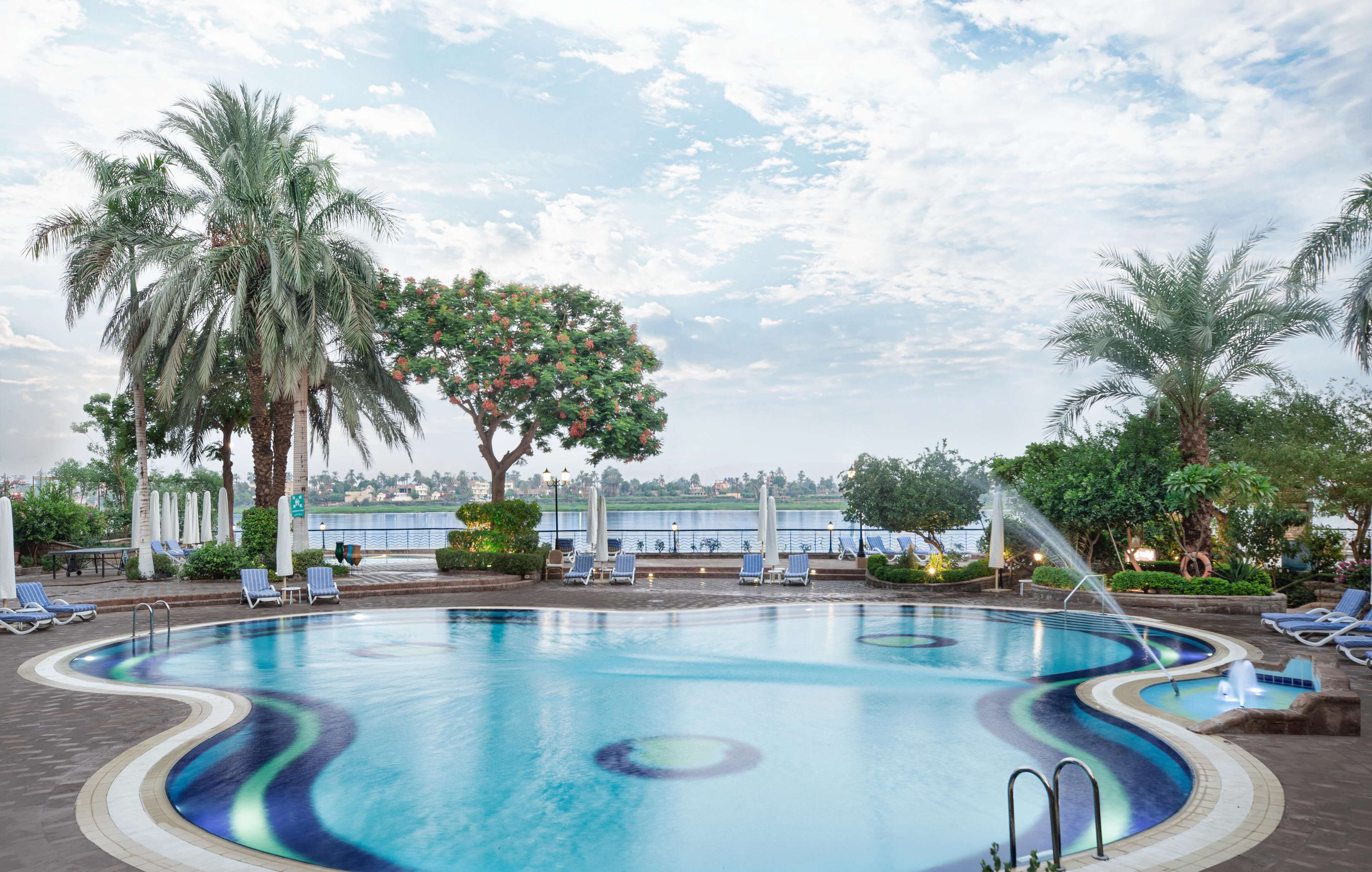 2 outdoor pools, pool umbrellas, sun loungers