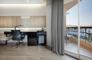 1 bedroom, minibar, in-room safe, desk