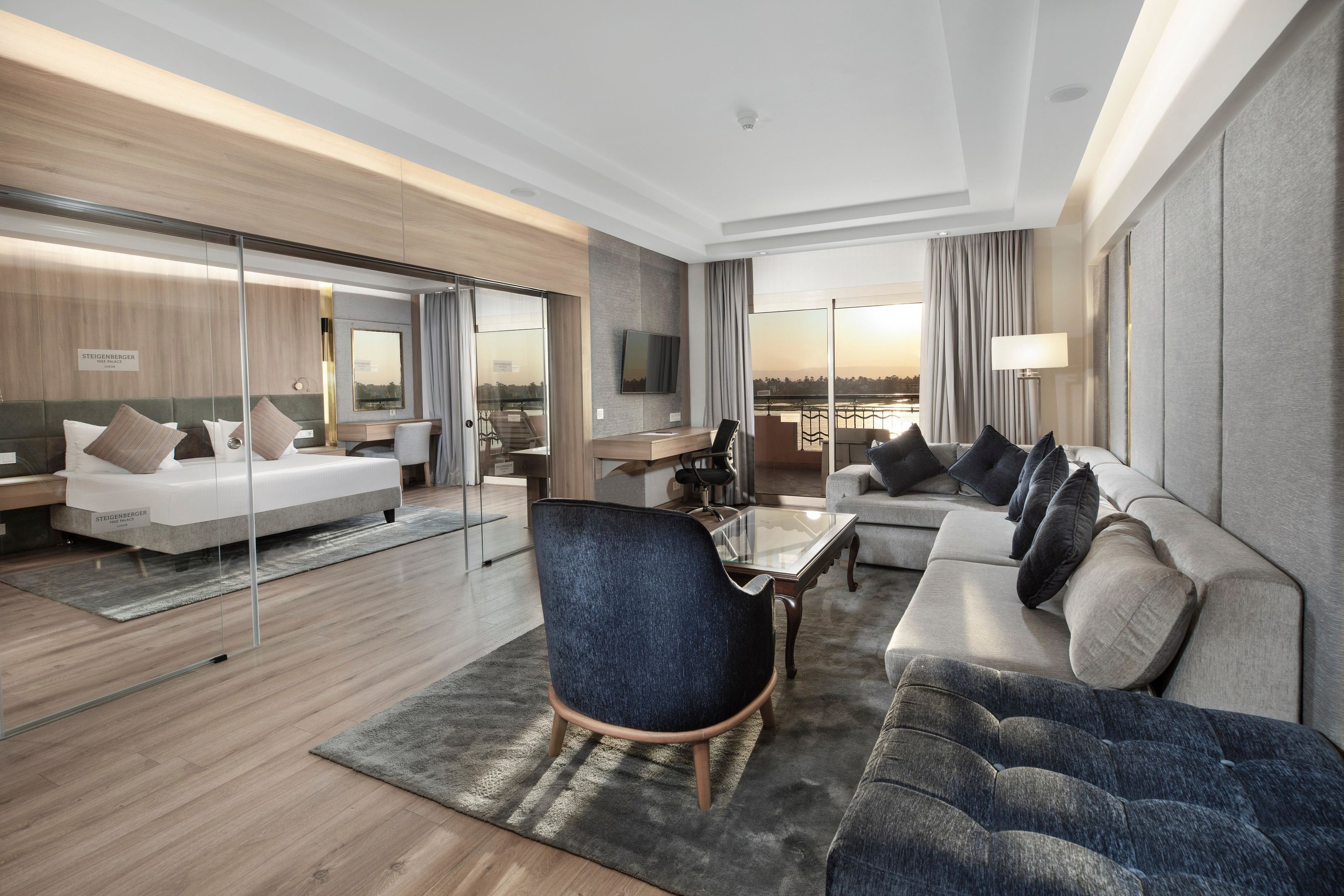 Suite – executive (Nile View) | Minibar, safe på rommet, skrivebord og blendingsgardiner