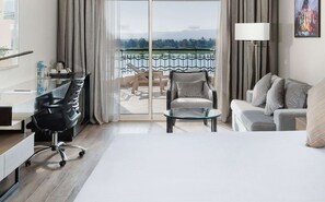 Executive Room, View (Superior, Front Nile View) | Minibar, in-room safe, desk, blackout curtains