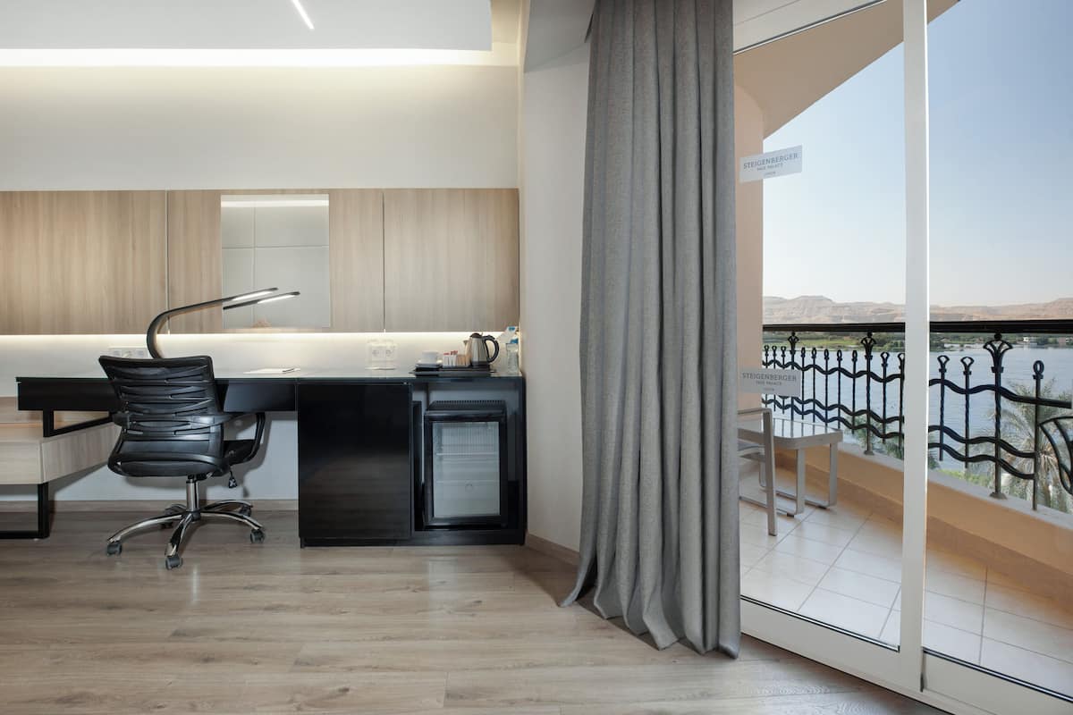 Executive Room (Side Nile View)