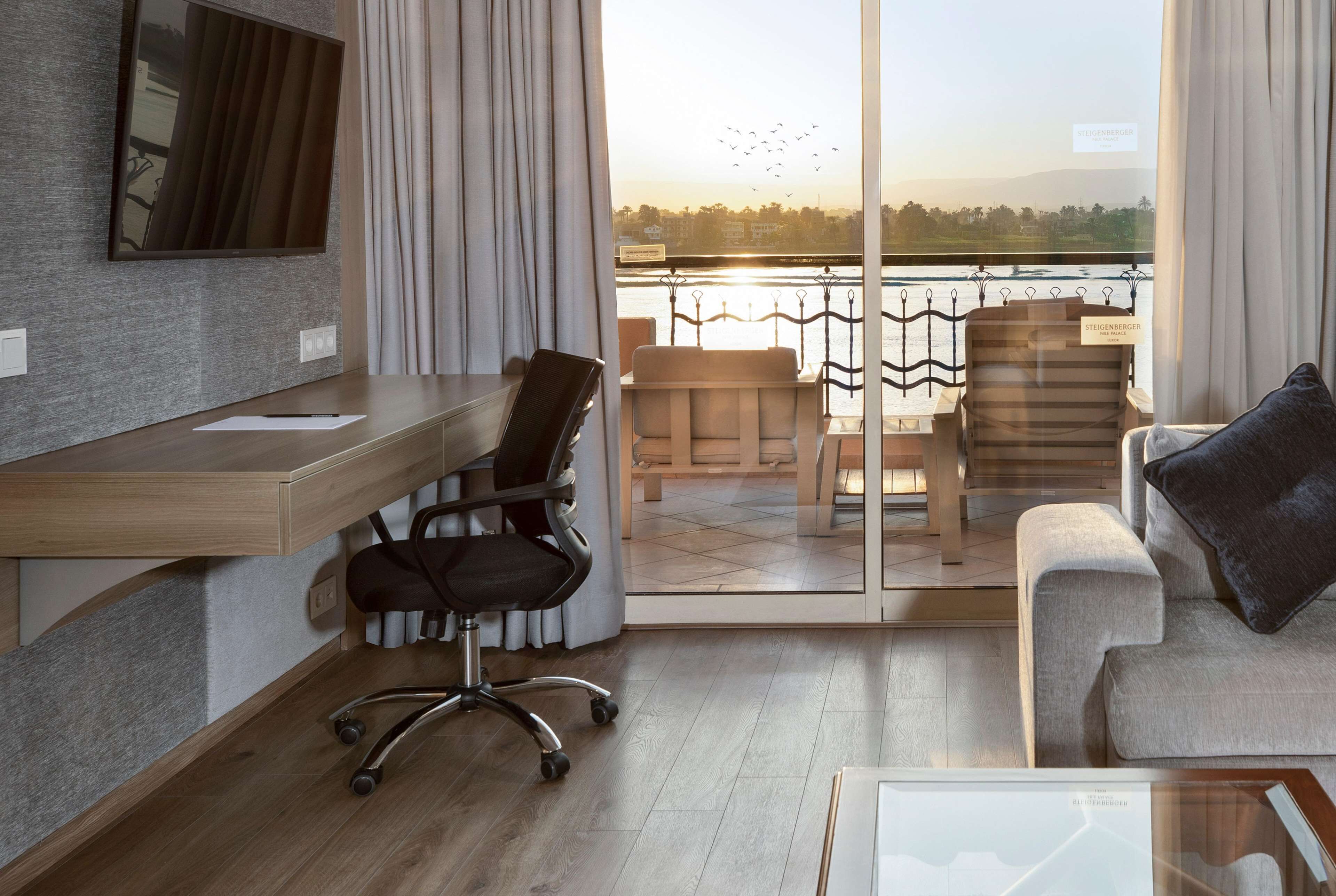 executive suite (nile view) | 1 bedroom, minibar, in-room safe, desk