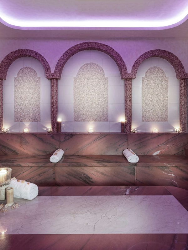 Sauna, steam room, Turkish bath, body treatments, aromatherapy