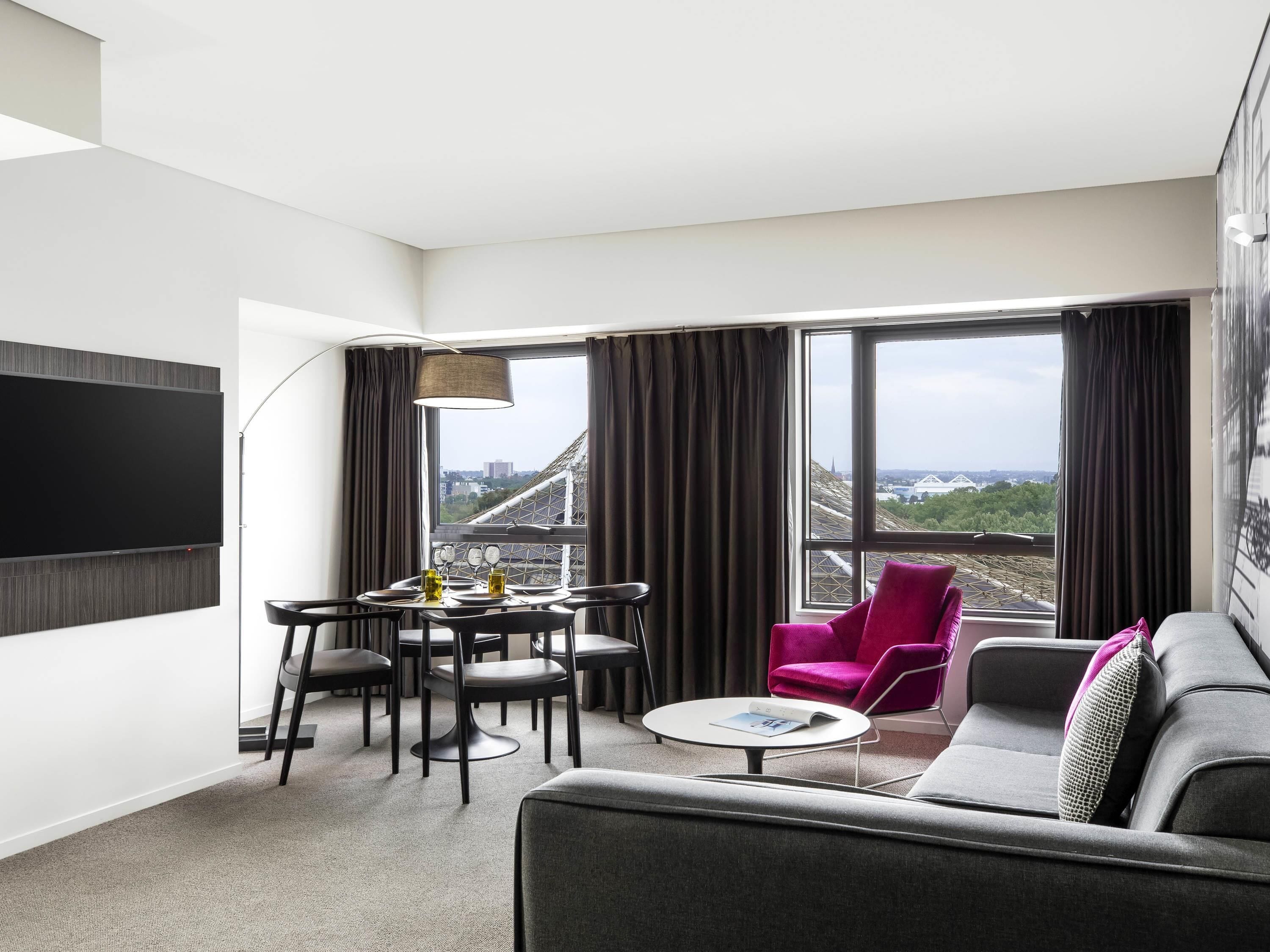 アパートメント 2 ベッドルーム | セーフティボックス (室内)、デスク、ノートパソコン用作業スペース、遮光カーテン