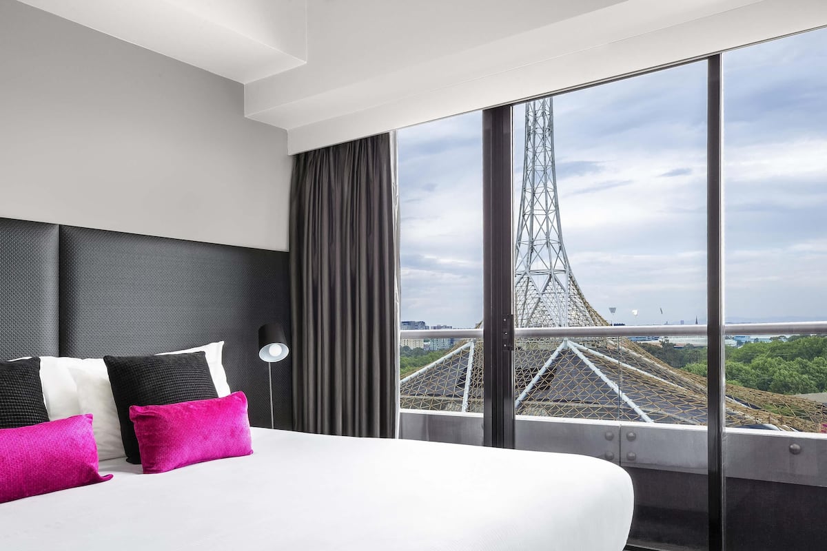 In-room safe, desk, laptop workspace, blackout curtains