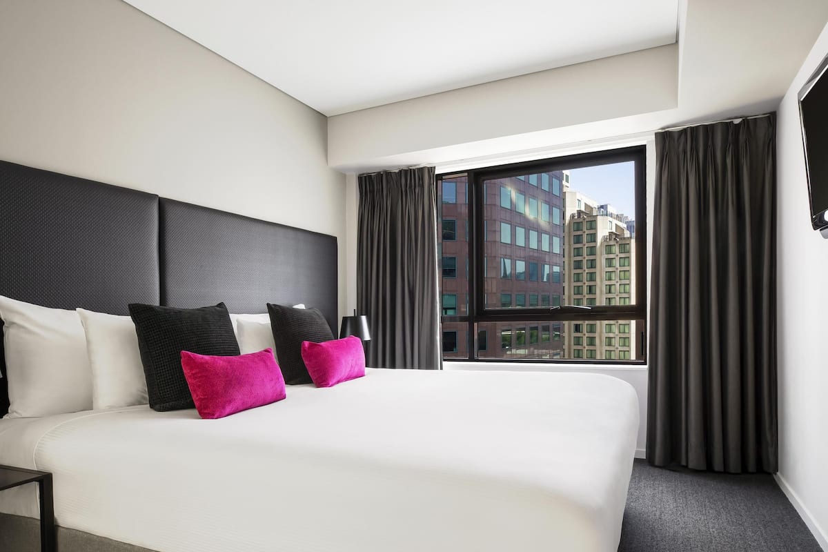 Apartment, 1 Bedroom (Spa) | In-room safe, desk, laptop workspace, blackout drapes