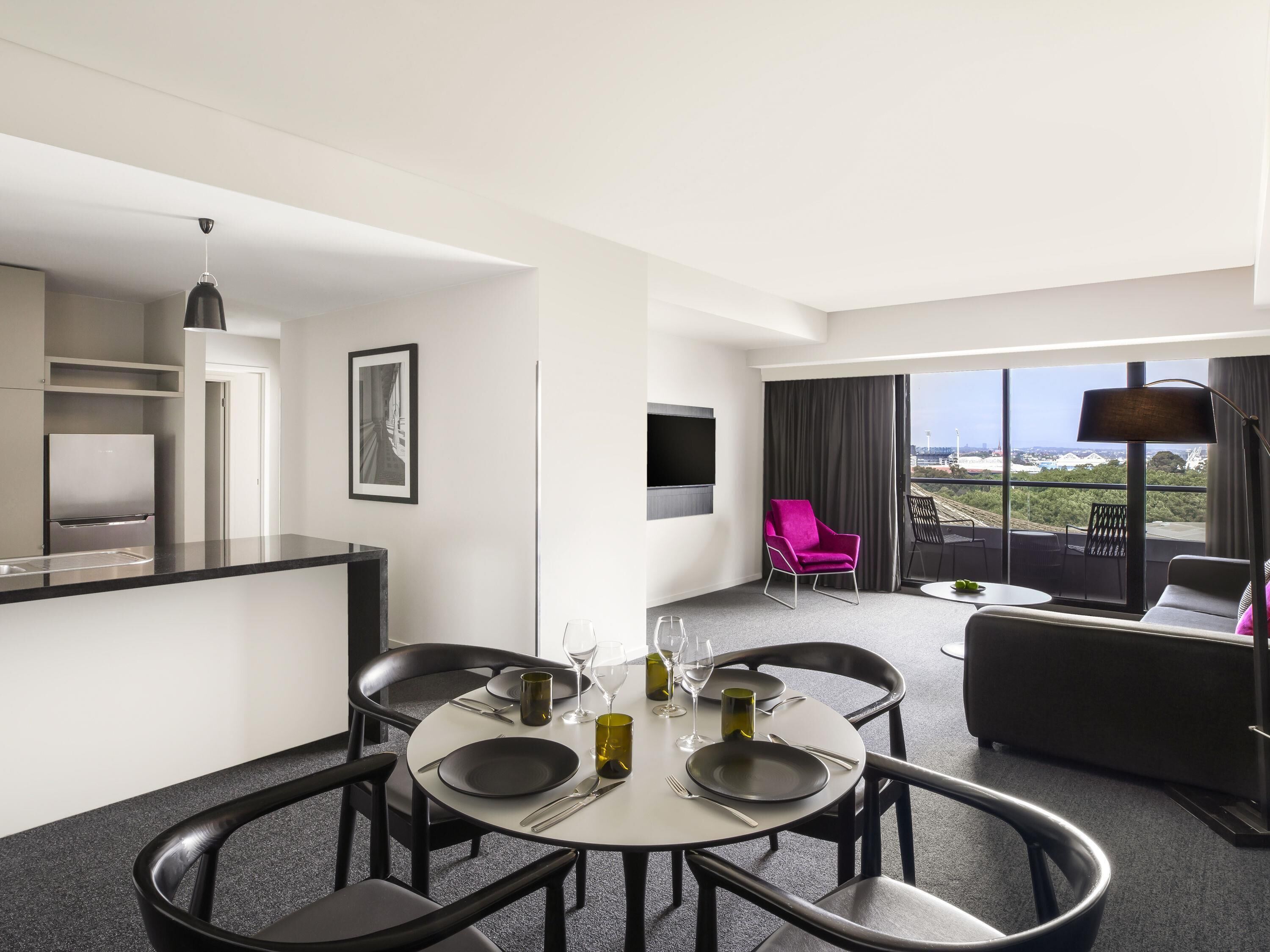 Leilighet, 2 soverom, 2 bad | Safe på rommet, skrivebord og skrivebord for bærbar PC