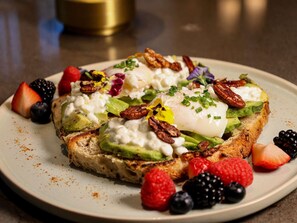 매일 현지식 아침 식사(1인당 CAD 46.8)