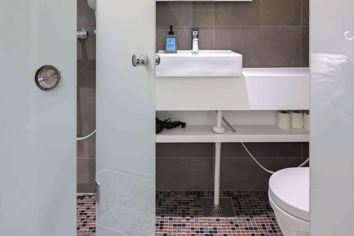 superior double room | soundproofing, iron/ironing board, cots/infant beds, rollaway beds