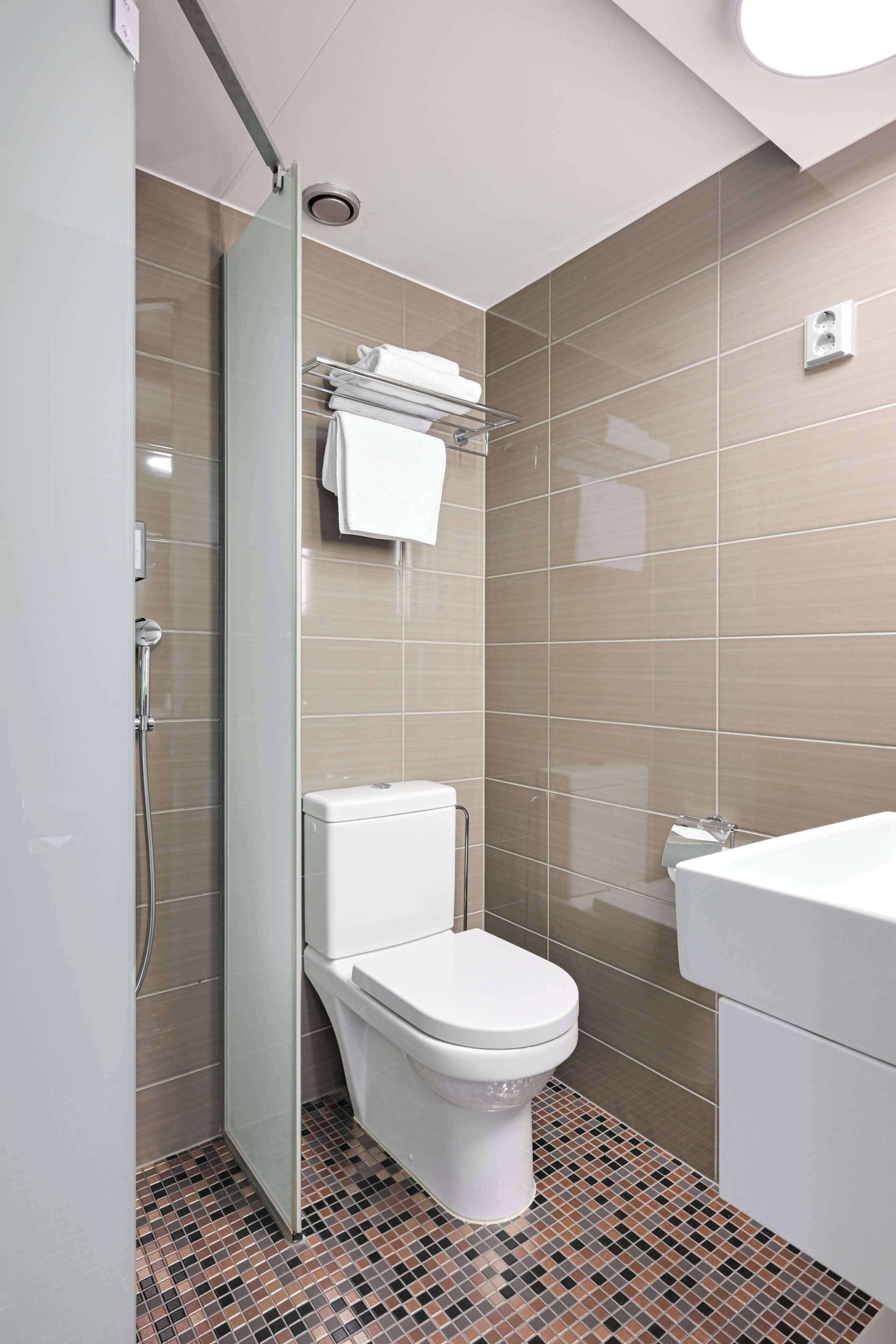 single room (compact) | soundproofing, iron/ironing board, cots/infant beds, rollaway beds