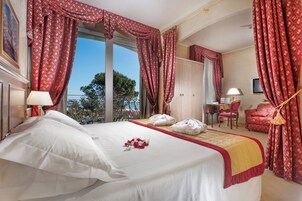 Minibar, in-room safe, desk, soundproofing