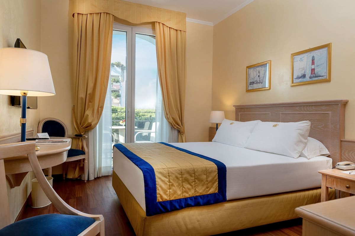 1 bedroom, minibar, in-room safe, desk