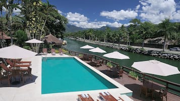 Piscina externa