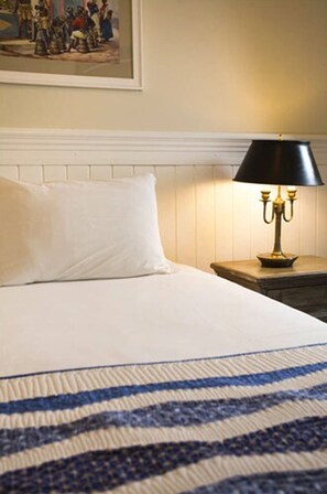 Luxury Room | Minibar, in-room safe, desk, blackout drapes - Pousada Corsário Paraty (Paraty)