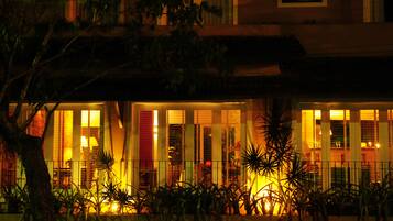 Fasade – kveld/natt