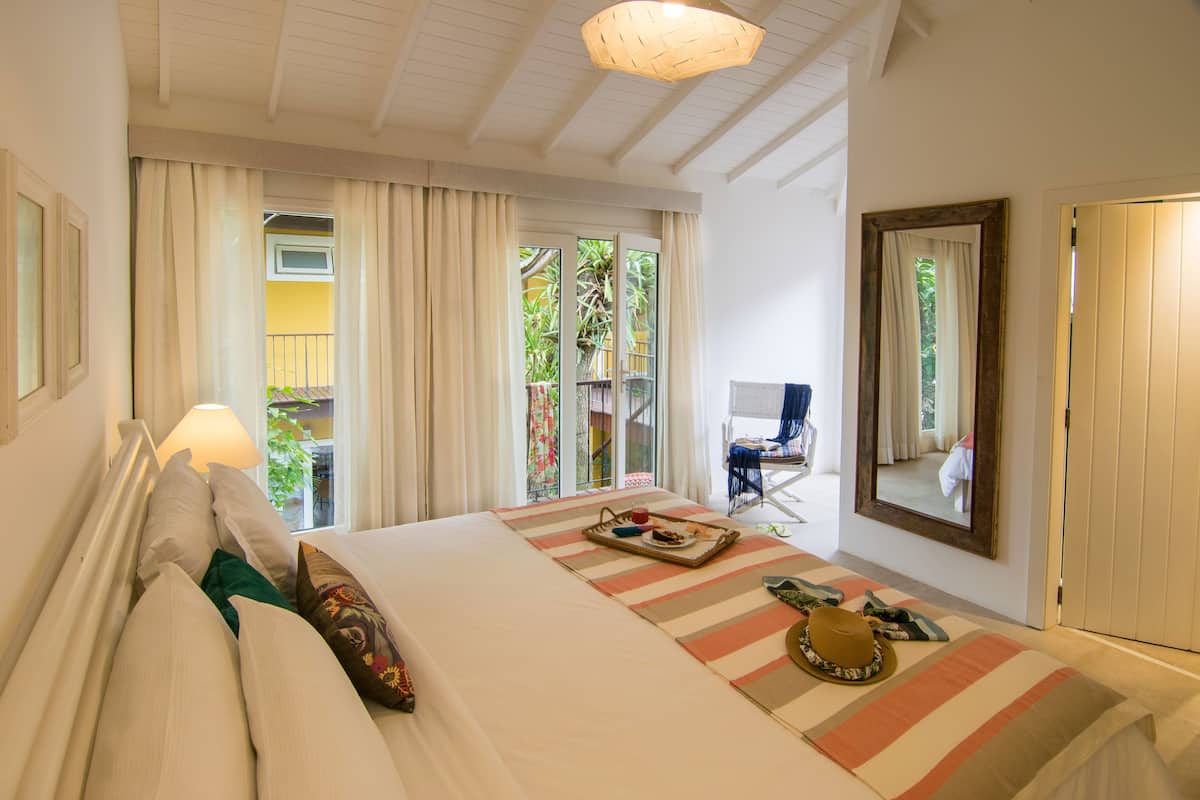 minibar, in-room safe, blackout curtains, soundproofing