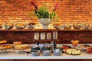 Dagelijks ontbijtbuffet inbegrepen