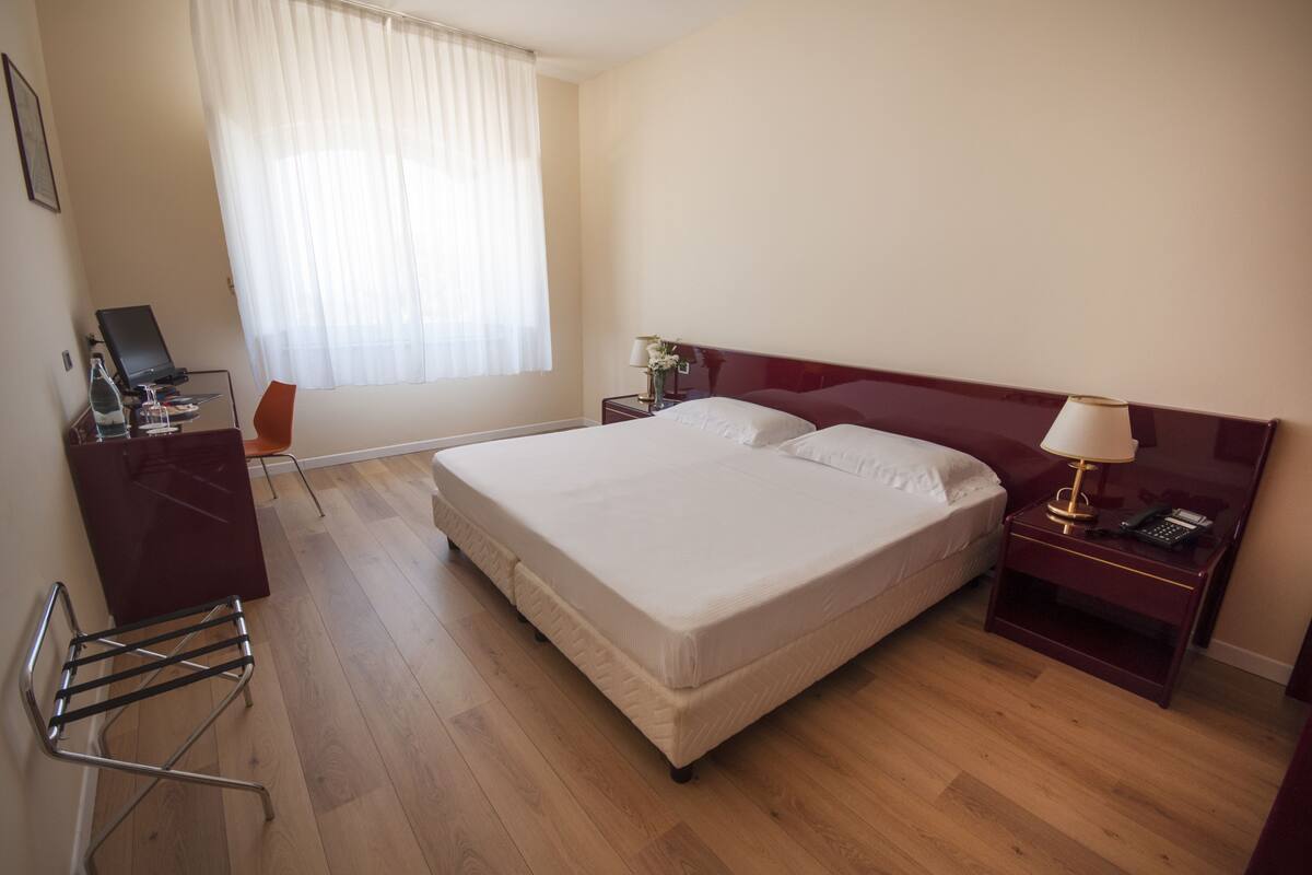Minibar, in-room safe, desk, soundproofing