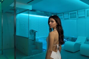 Couples treatment room(s), body treatments, body scrubs, facials