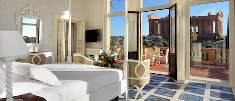 Villa (Suite) | Frette Italian sheets, premium bedding, down duvets, Select Comfort beds