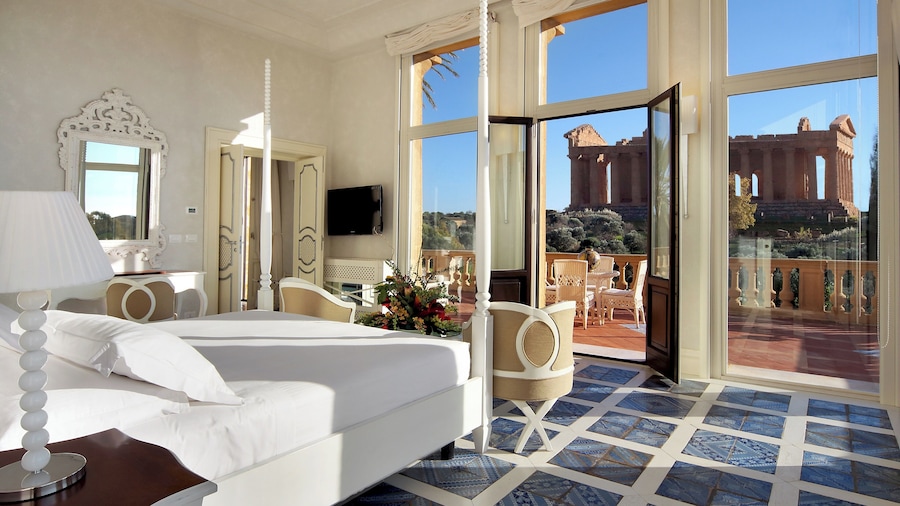 Villa Athena Resort