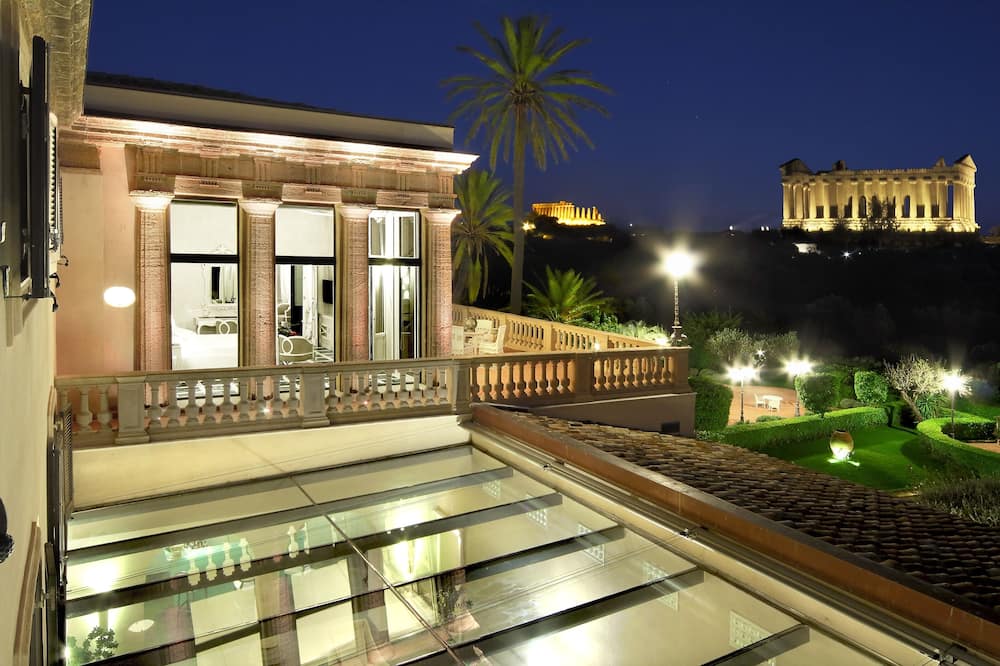 Villa Athena Resort