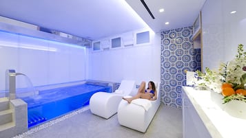 Couples treatment room(s), body treatments, body scrubs, facials