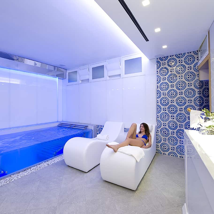 Couples treatment rooms, body treatments, body scrubs, facials