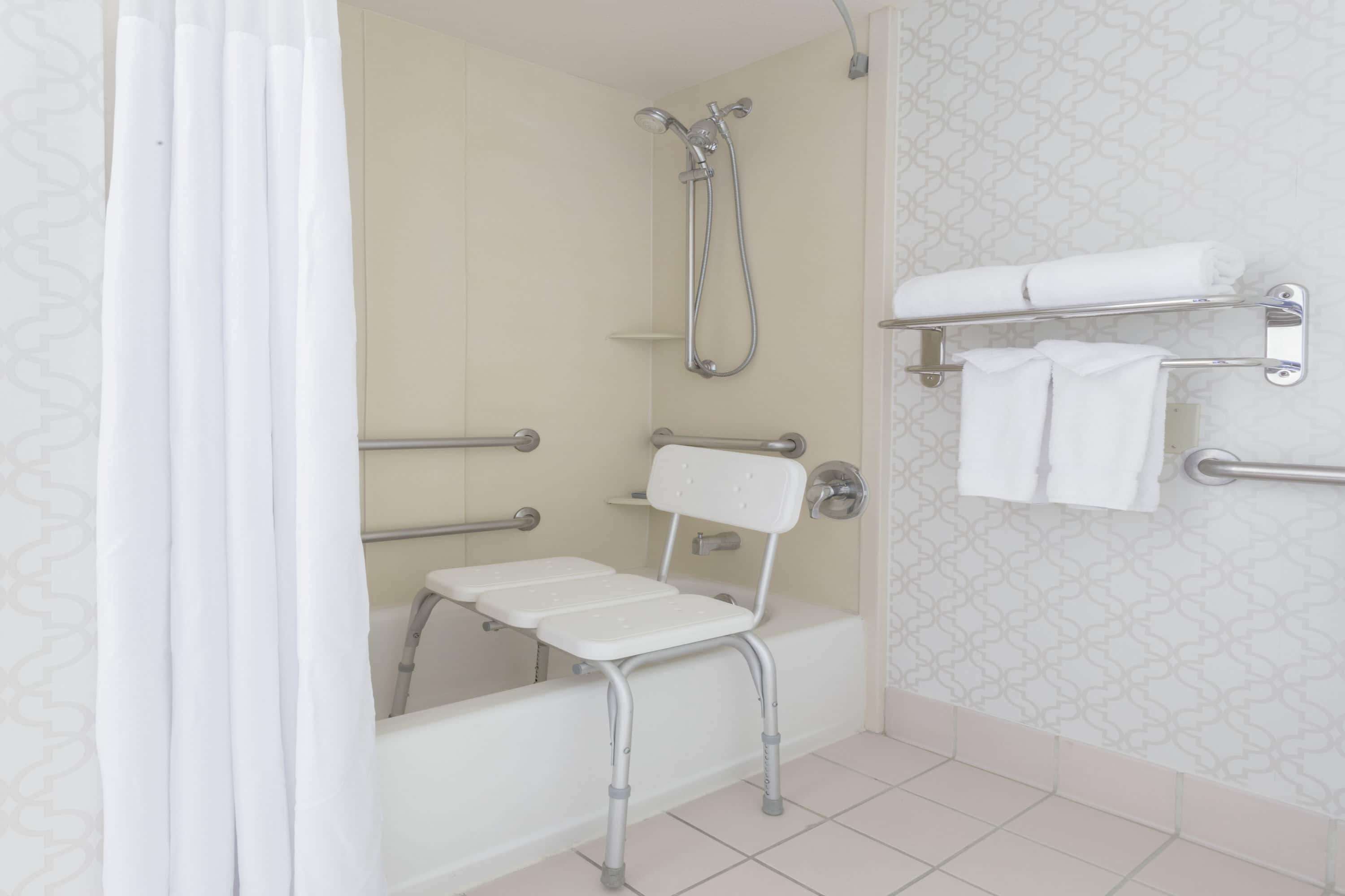 combined shower/bathtub, free toiletries, hair dryer, towels