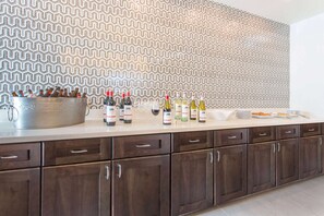 包含每日外带式早餐