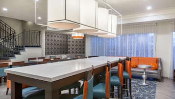 Her gün ücretsiz hazır paket kahvaltı