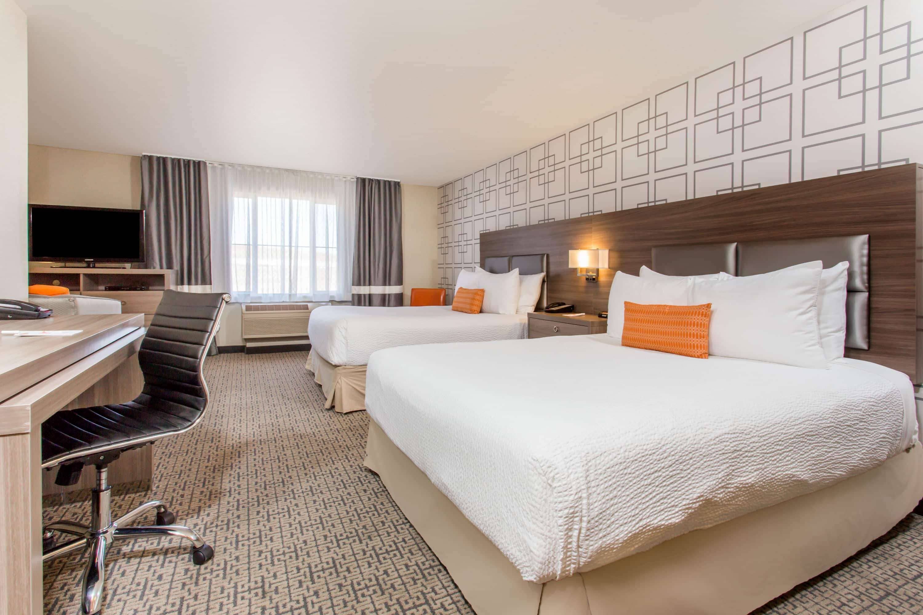 premium bedding, in-room safe, desk, laptop workspace