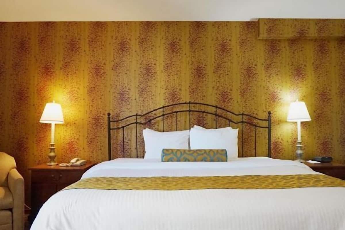 Bureau, fer et planche à repasser, Wi-Fi, draps fournis