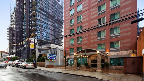 Exterior - Best Western Queens Court Hotel (Flushing)