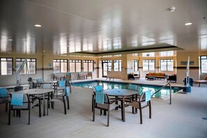 Piscine intérieure