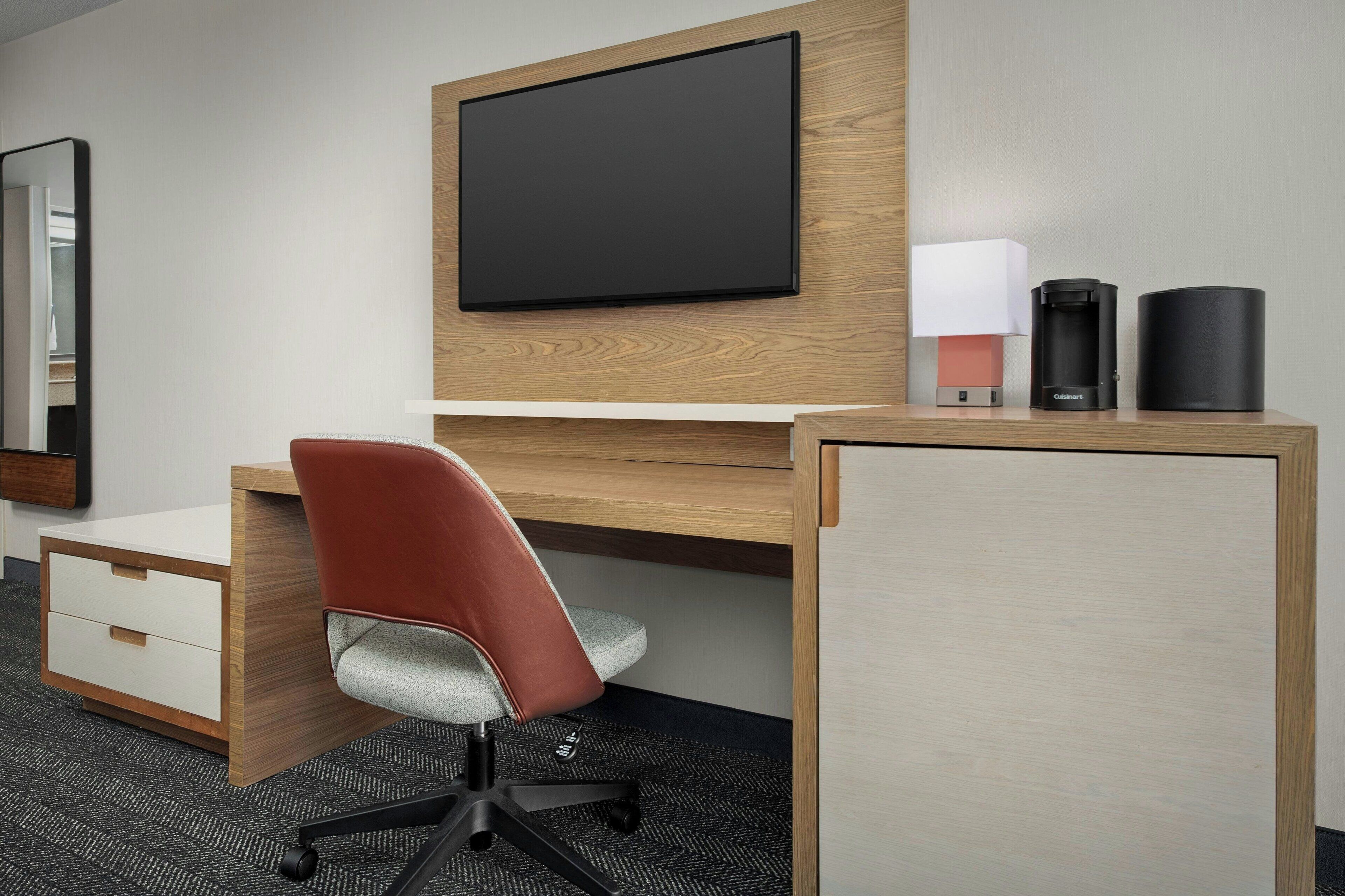 1 bedroom, in-room safe, desk, iron/ironing board