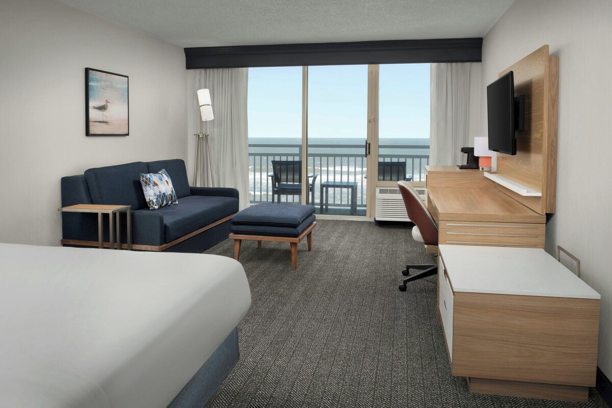 In-room safe, desk, iron/ironing board, free WiFi