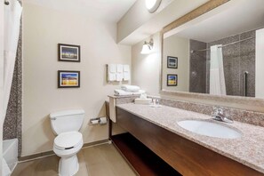 Suite, 1 King Bed, Non Smoking | Desk, iron/ironing board, free cots/infant beds, free WiFi - Comfort Suites Port Allen - Baton Rouge (Port Allen)