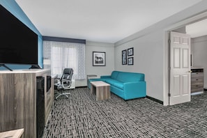 Deluxe Suite, 1 King Bed, Accessible, Non Smoking (Mobility/Hearing Impaired Accessible) | Premium bedding, desk, blackout drapes, iron/ironing board - La Quinta Inn & Suites by Wyndham Weatherford (Weatherford)