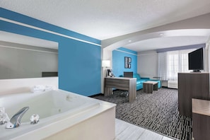 Suite, 1 King Bed, Non Smoking | Jetted tub