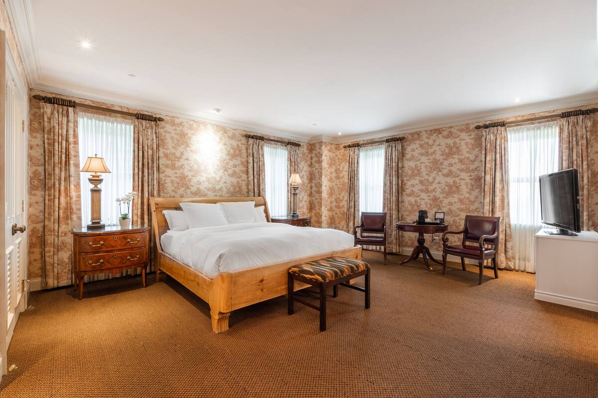 Junior-Suite, 1 Queen-Bett | Italienische Bettbezüge von Frette, hochwertige Bettwaren