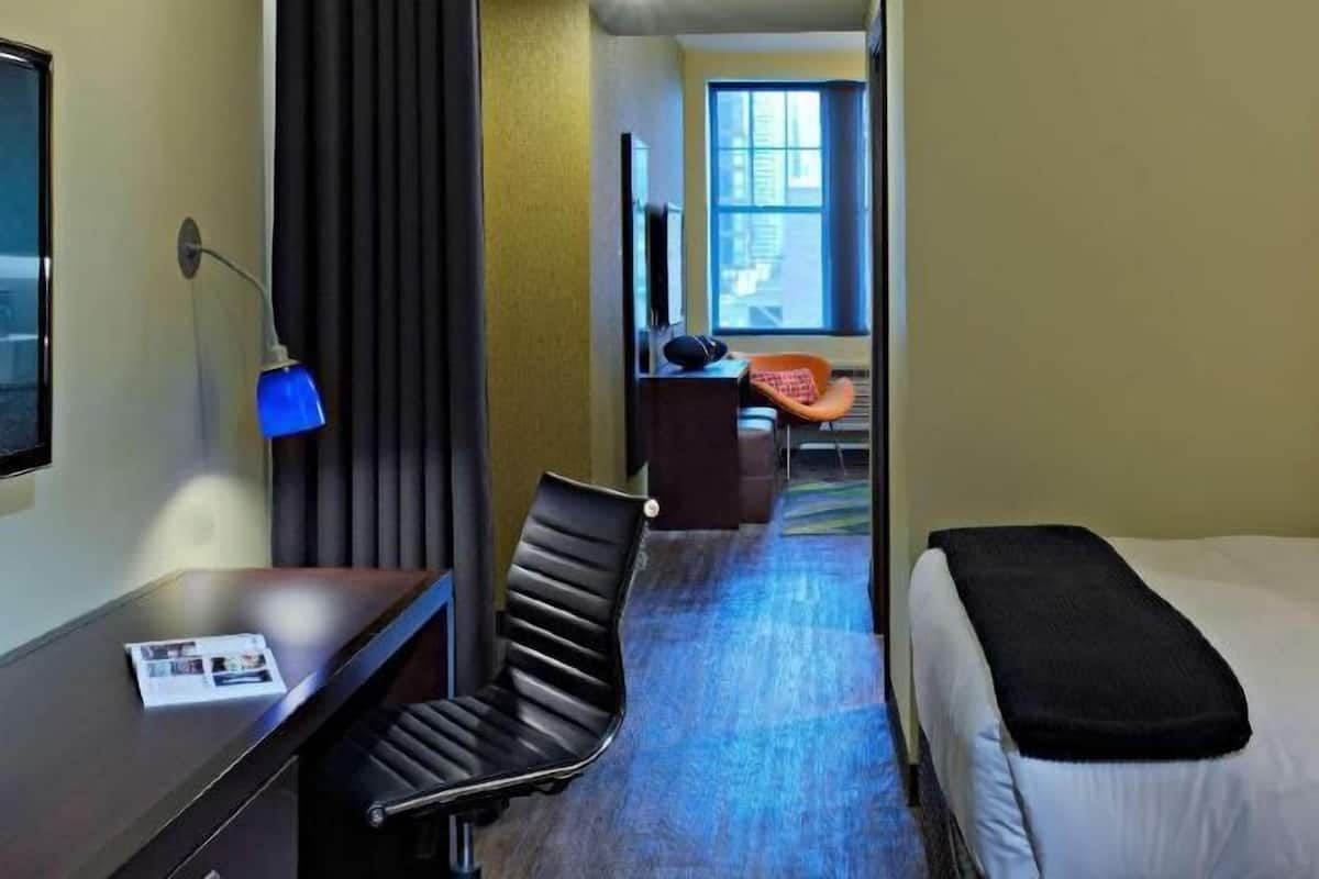 Egyptian cotton sheets, premium bedding, pillow-top beds, in-room safe