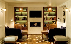 Cocktail bar