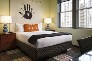 Room, 1 Queen Bed (City View) | Egyptian cotton sheets, premium bedding, pillowtop beds, in-room safe