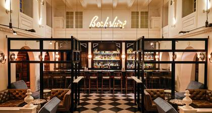 ACME Hotel Chicago, Outset Collection by Hilton