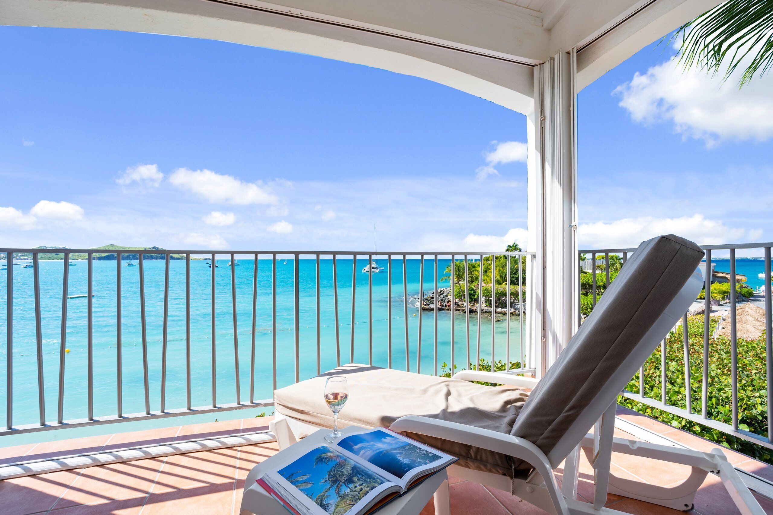 Standard Oceanfront, 1 Bedroom with Loft | 海灘/海景